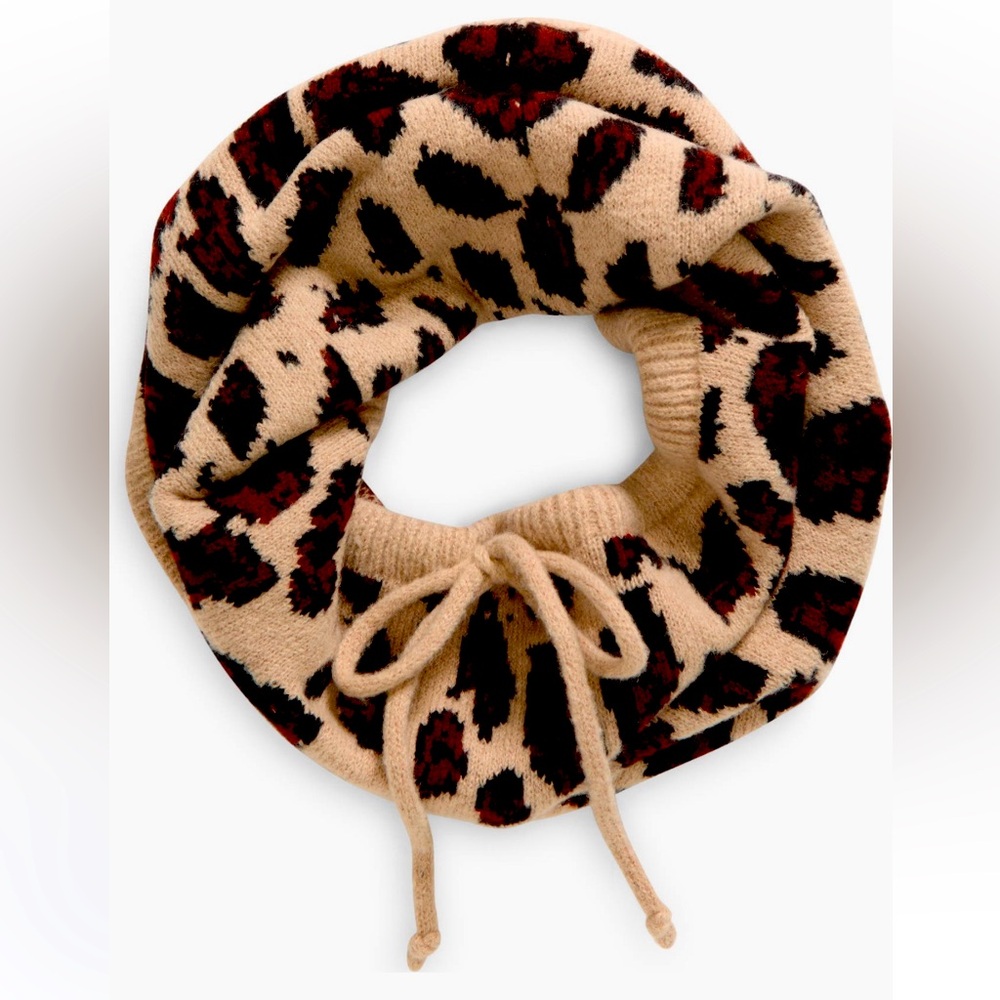 Vince Camuto Snood